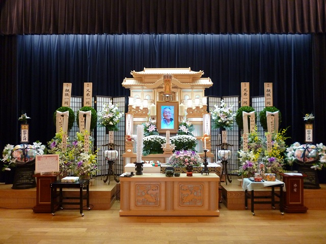 家族葬　祭壇