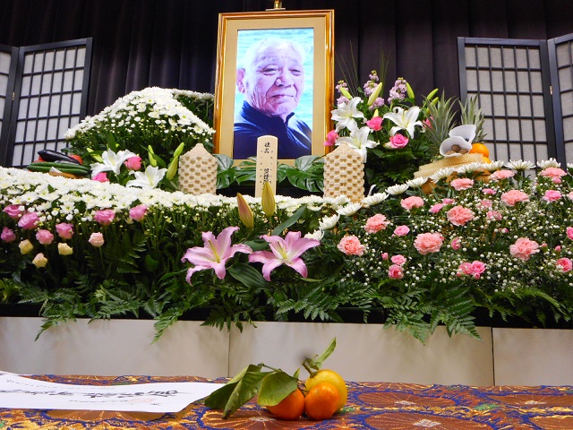 平安会館　有松　遺影　祭壇