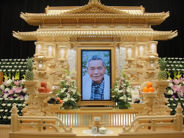 遺影　祭壇