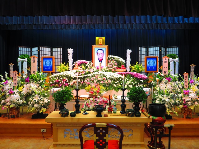 祭壇　みどり　生花祭壇