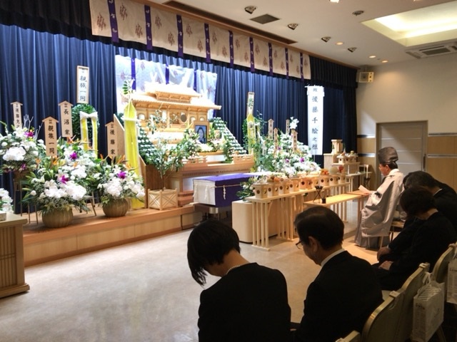 平安会館名古屋斎場　家族葬　通夜