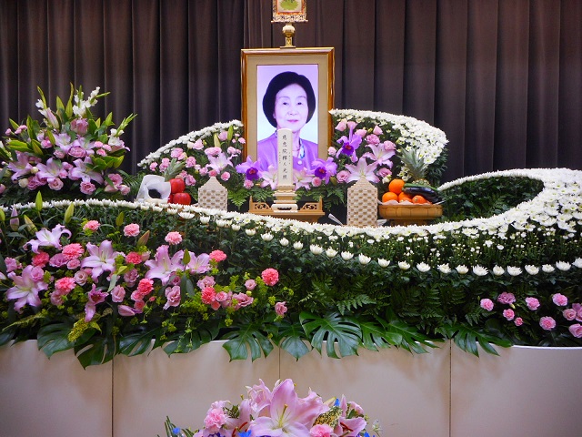 祭壇　花　へいあん会館有松