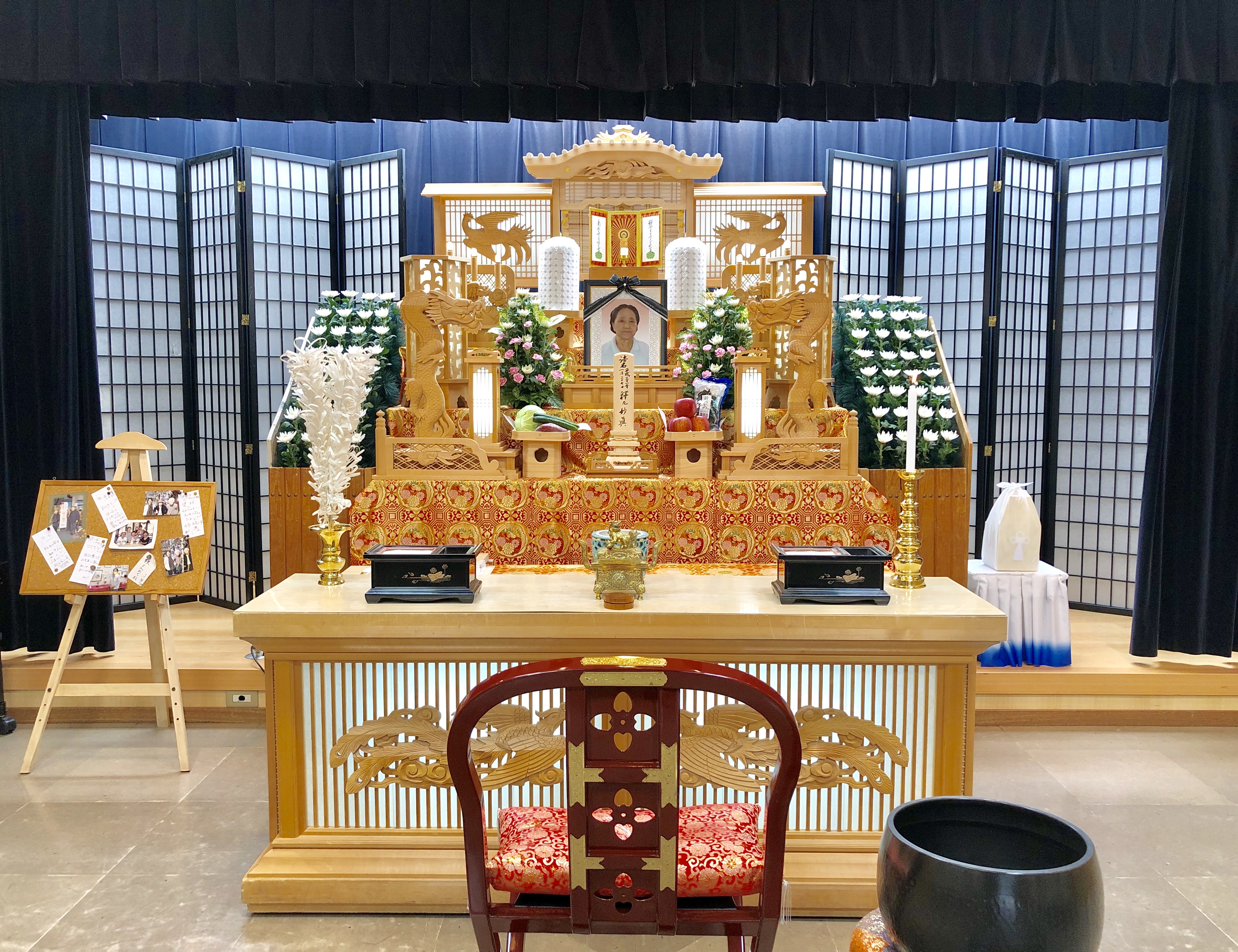 北区、平安会館名古屋斎場三階の祭壇全景