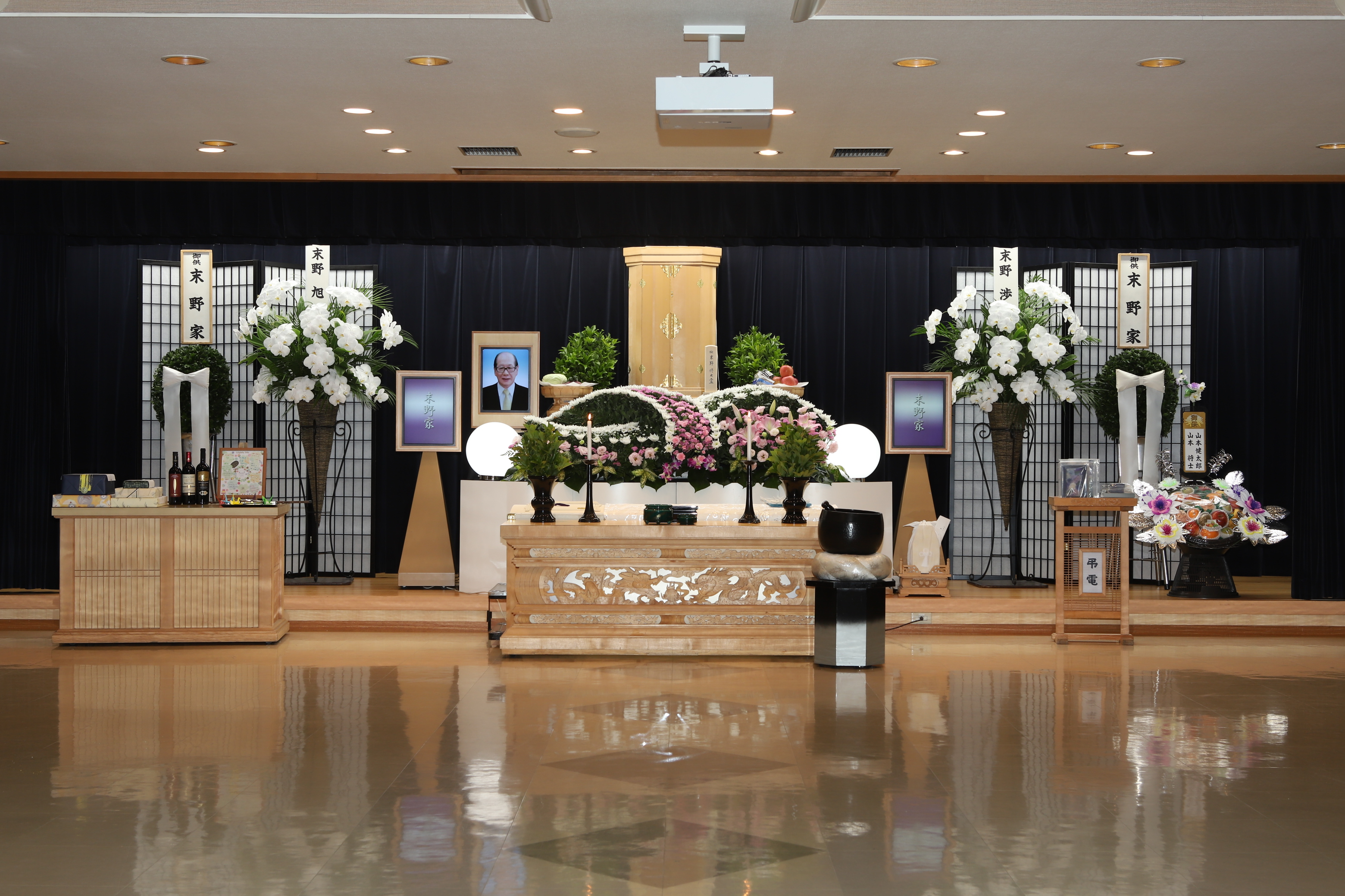 お花の祭壇　全景　名古屋斎場