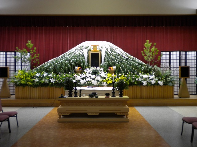 平安会館　家族　の想い　花祭壇2　春日井東斎場