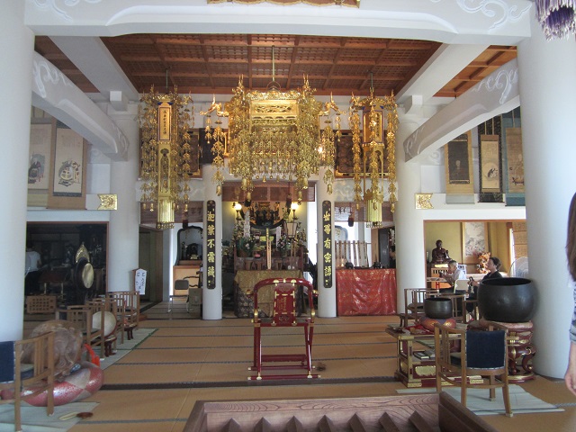 本堂　寺院　施餓鬼