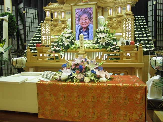 平安会館　星崎斎場　祭壇