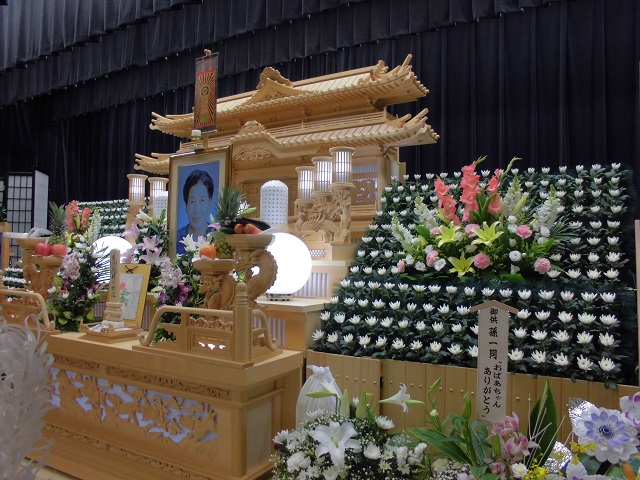 昭和川名斎場　祭壇