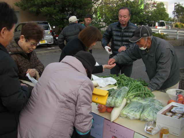 野菜市の様子