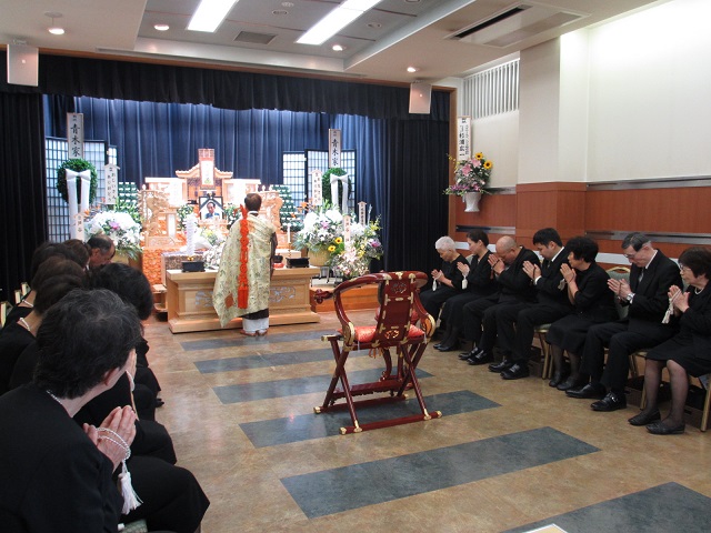 葬儀　東　式場　みどり斎場