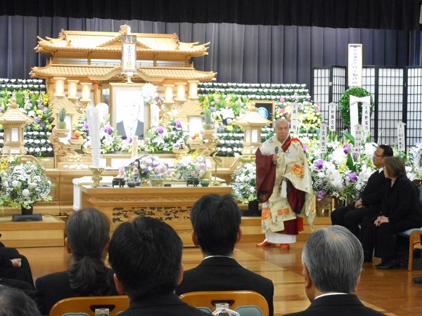 平安会館　有松斎場　家族葬　通夜　葬儀　焼香　棺