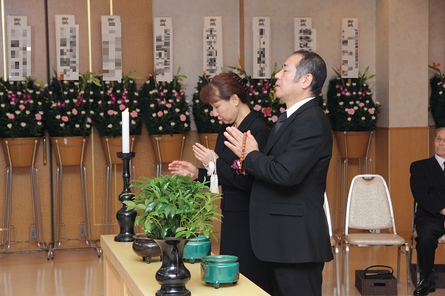 平安会館　平手斎場　焼香