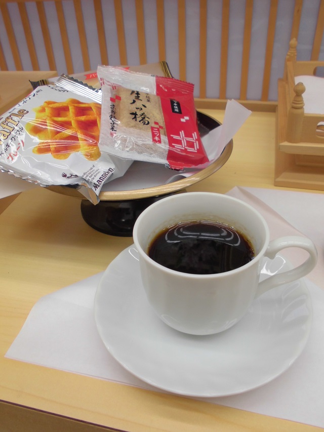 ブラックコーヒー　お菓子