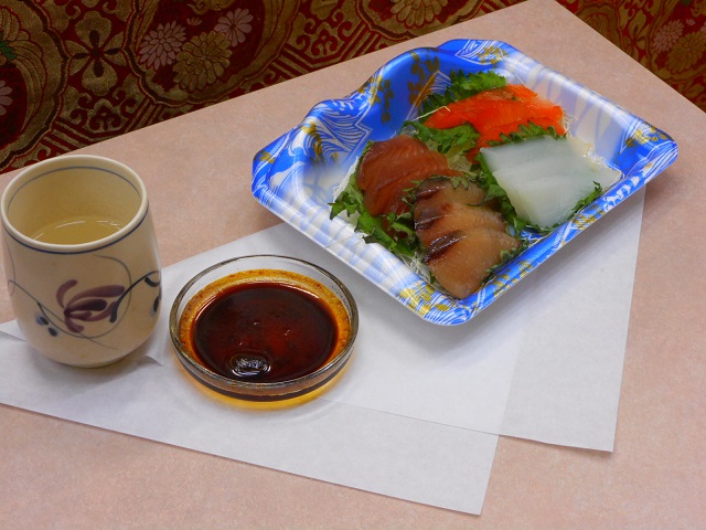 刺身　お供え　通夜　緑区　平安会館