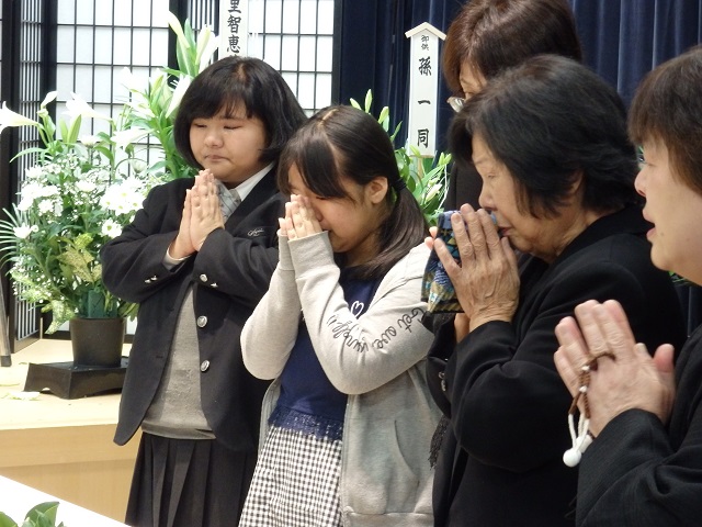 お別れ　合掌　最期　平針