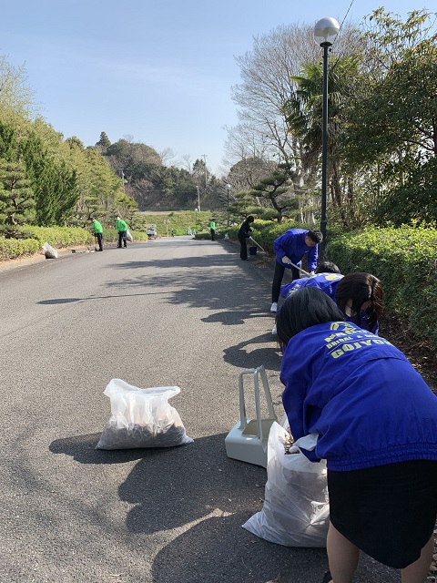 知多火葬場　道　清掃