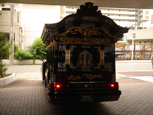 宮型霊柩車