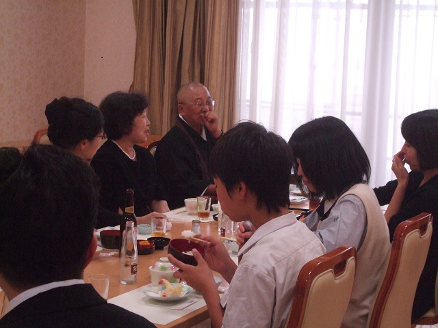 有松　初七日　食事　お寺様同席