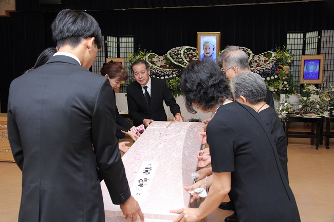 平安会館　平手斎場　出棺