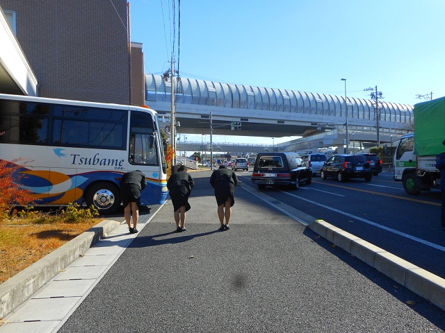 つばめ自動車　出棺　バス