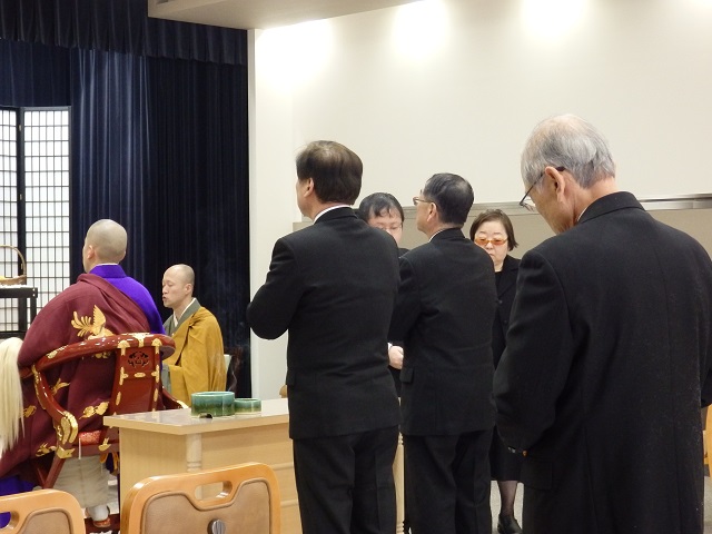 平安会館　葬儀　焼香