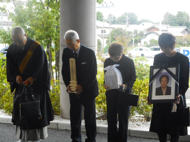 出棺　霊柩車　3役　平安会館