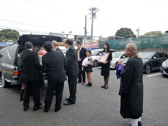 出棺　三役　霊柩車　平安会館