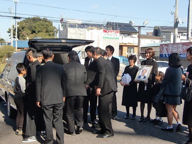 霊柩車　三役　家族想　平安会館