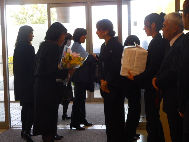 見送り　骨葬　姉妹　平安会館