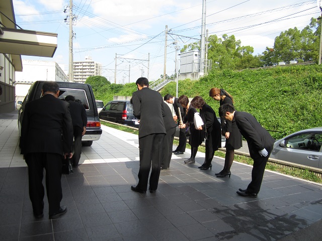 星崎斎場　出棺 お見送り