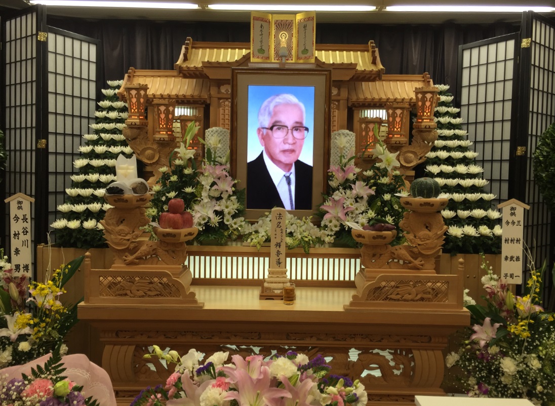 祭壇　遺影