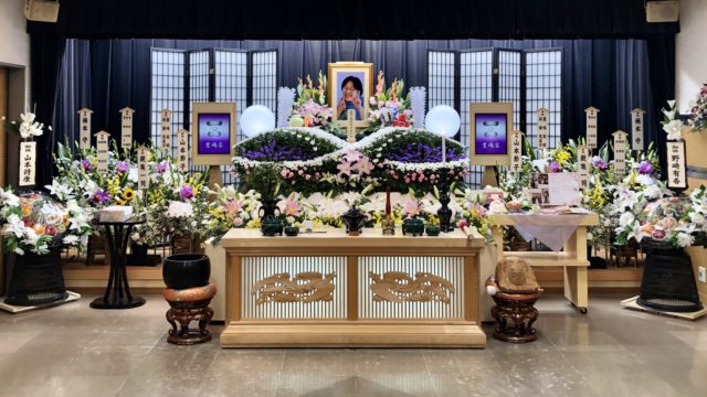 名古屋市北区　平安会館　名古屋斎場　花　祭壇