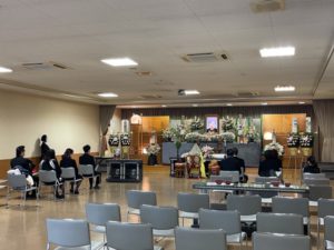 知多市　平安会館チタソー岡田ホール　焼香の様子