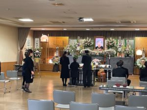 知多市　平安会館チタソー岡田ホール　葬儀式中