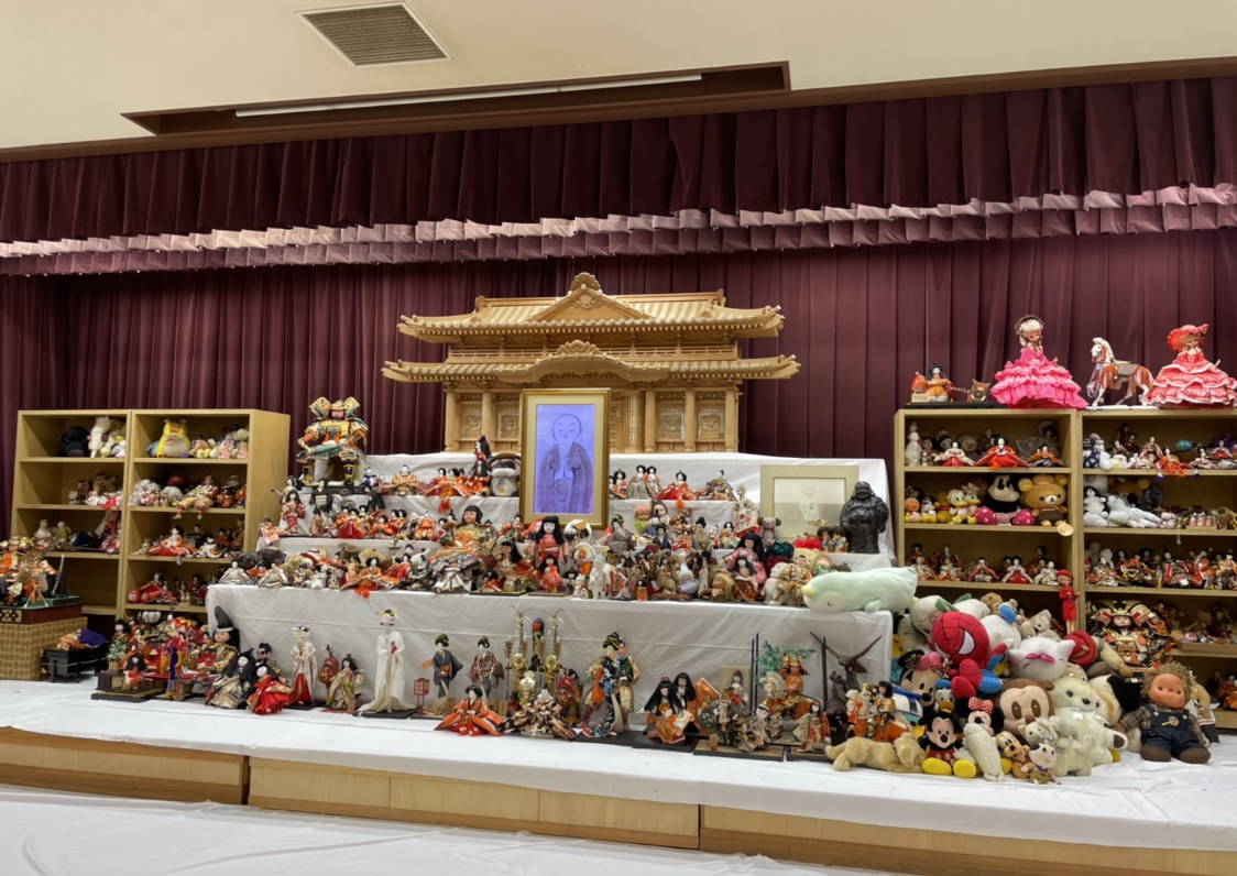 人形供養　祭壇